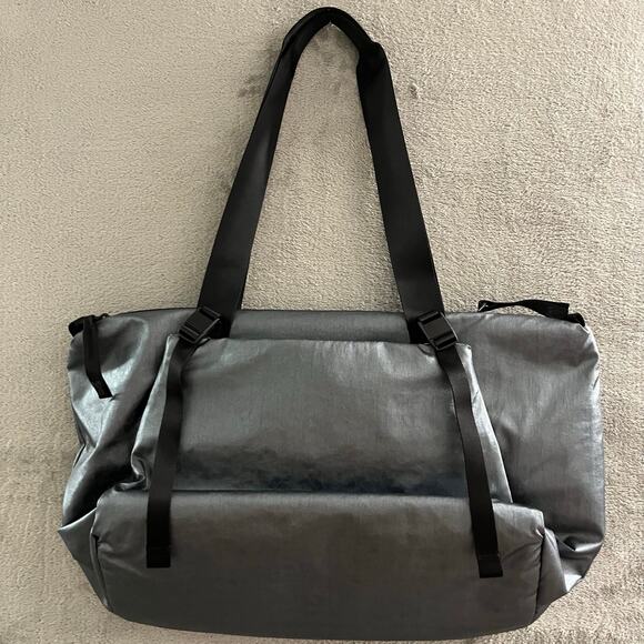 Timbuk2 Studio Tote 2165 Shiny Black Silver Crinkled - Picture 6 of 7